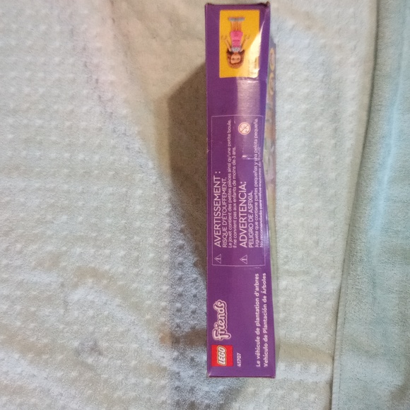 Lego - Picture 2 of 6